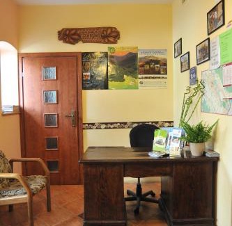Sanok Villa | Charming Villa Dom Julii: Family-Friendly with Breakfast
