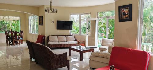 Villa Altagracia Villa | Villa Don Manuel: Family-Friendly Retreat with Pool Access