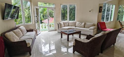 Villa Altagracia Villa | Villa Don Manuel: Family-Friendly Retreat with Pool Access