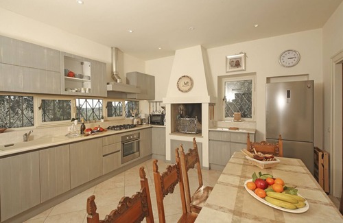 Cunettone-villa Villa | Villa Don Pietro: Family-Focused Five Bedroom Retreat