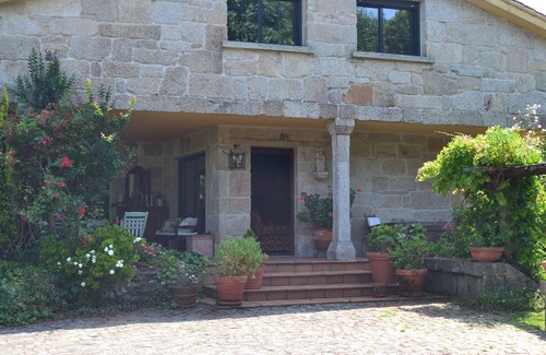 Gondomar Villa | Exclusive Villa with Private Pool, Steps from the Beach