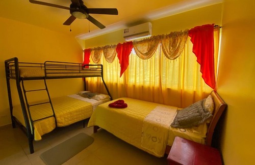 Coloncito Villa | Family-Friendly Getaway at Villa donde papi with Pool Access