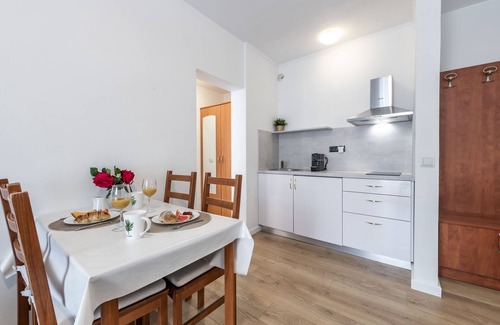 Stikovica Apartment | Oceanfront Villa Doris: Family-Friendly with Pet Perks