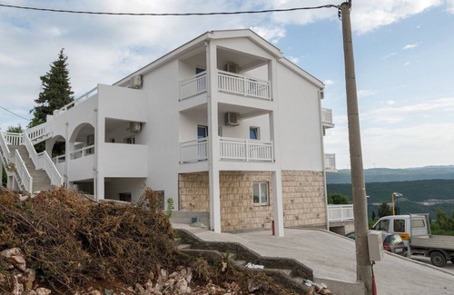 Neum Apartment | Villa Doris: Cozy Studio with Balcony & Sea View