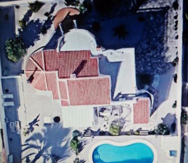 La Siesta Villa | Villa Dos-Lagos: Pet-Friendly Oceanfront Escape Awaits