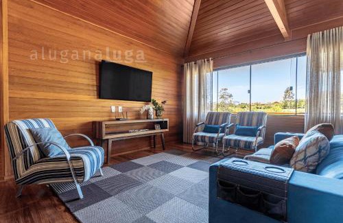 Rancho Queimado House | Discover Villa dos Plátanos: Family & Pet-Friendly Retreat