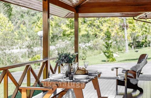 Rancho Queimado House | Discover Villa dos Plátanos: Family & Pet-Friendly Retreat