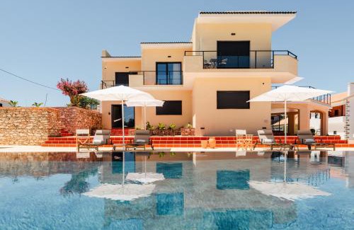 Avis Bed & Breakfast | Relax at Villa Dos R's: 4-Star Oceanfront Getaway