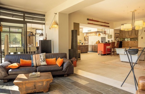 St.-Remy-de-Provence Villa | Villa Drossa: Prime Location Near Town Center & Alpilles