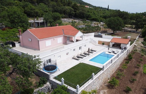 Pridvorje Villa | Villa Dragić- Four Bedroom Villa with Swimming Pool, Terrace and Sea View