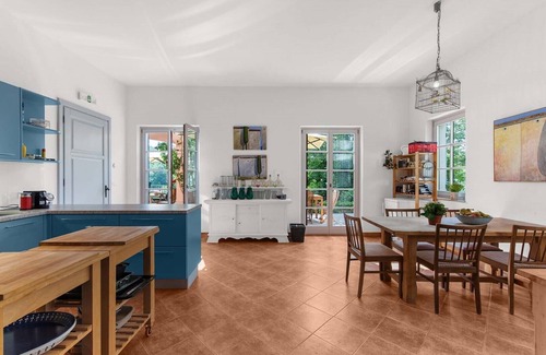 Buje Villa | Relax at Villa Dramac with Pool & Spa in Merisce