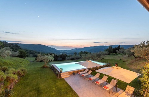 Buje Villa | Relax at Villa Dramac with Pool & Spa in Merisce