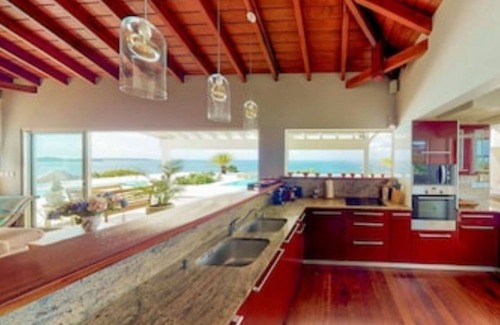 Cul de Sac Villa | Villa Dreamin Blue: Family-Friendly 3 Bedrooms Awaiting You