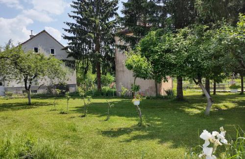 Brdovec House | Discover Villa Drenje: Family and Pet-Friendly Retreat