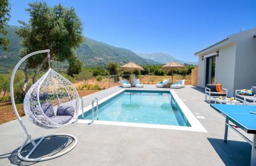 Katapodata Villa | Villa Drogarati Cottage by Villa Plus
