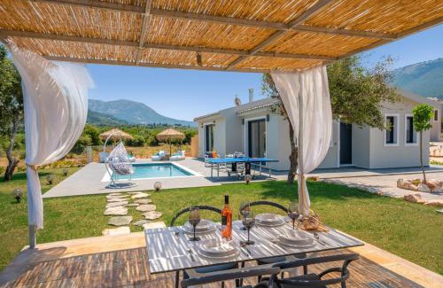 Katapodata Villa | Villa Drogarati Cottage by Villa Plus