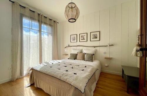 Cazaux Villa | Family-Friendly Villa du Canal: Guest Rated 9.8/10