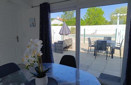 Saint-Michel-en-l'Herm House | Villa du Lagon: Poolside Getaway with Oceanfront Views