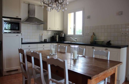 Saumane-de-Vaucluse Villa | Villa du Moulin: Private Pool, Breakfast & Family-Friendly