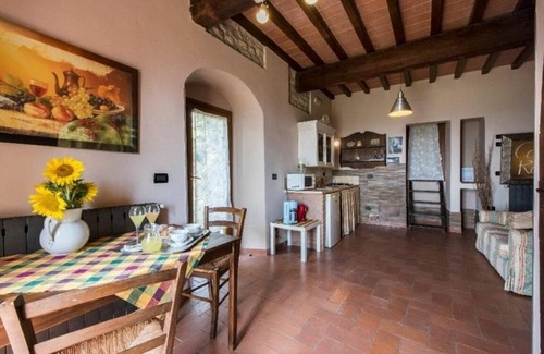 Rignano sull'Arno Villa | Villa Due Case: Cozy Cottages with Private Pool & Garden