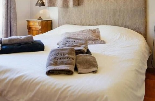 Croagnes Villa | Relaxing Villa Eté en Luberon with Private Pool & Breakfast