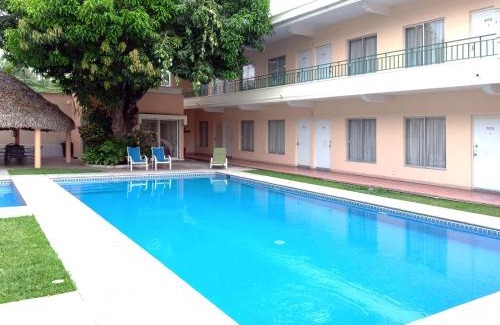 San Juan Bautista Tuxtepec Hotel | Villa Esmeralda: Pet-Friendly Retreat with Pool & Breakfast