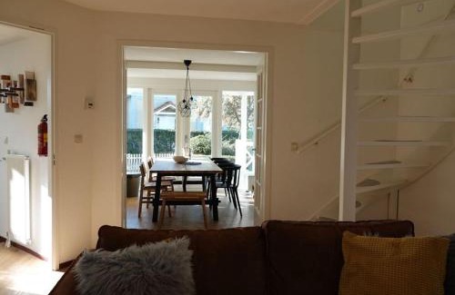 Kamperland Apartment | Villa Eb&Vloed28a: Family-Friendly Getaway Awaits