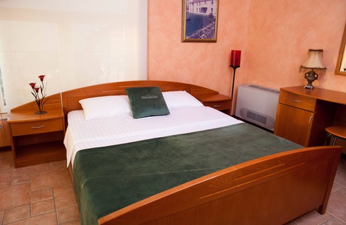 Budva Municipality Hotel | Family-Friendly Villa Edelweiss Rose with Kitchen Amenities