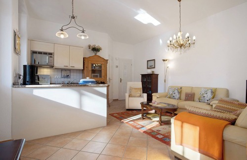 Heringsdorf Villa | Villa 'Effi-Briest-' with Mountain View, Private Terrace and Wi-Fi
