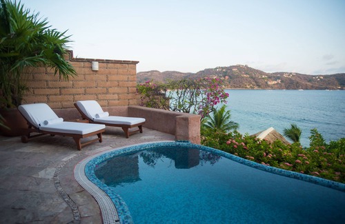 Ixtapa - Zihuatanejo Villa | Oceanfront Bliss at Villa El Ensueño by La Casa Que Canta