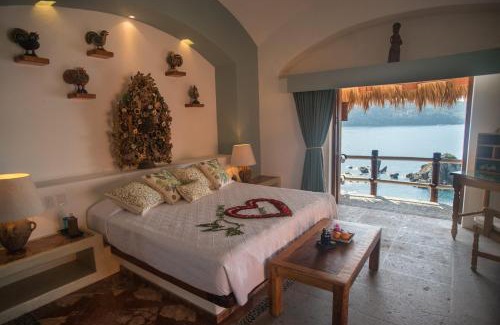 Ixtapa - Zihuatanejo Villa | Experience Villa El Murmullo: 5-Star Oceanfront Getaway