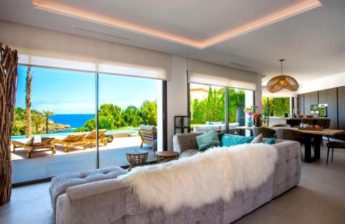 Mar Azul Villa | Relaxing Villa El Refugio with Pool & Family Amenities