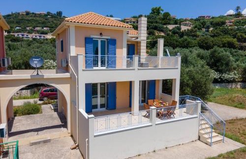 Sarlata House | Family-Friendly Villa Elaionas 2 in Beautiful Svoronata