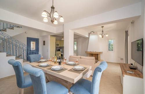Sarlata House | Family-Friendly Villa Elaionas 2 in Beautiful Svoronata