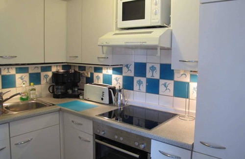 Stade Apartment | Villa Elbia - Family-Friendly Apartment with Kitchen Access