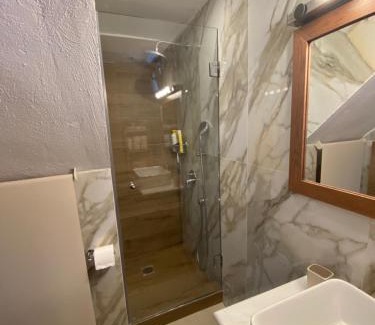 Vourvourou House | Villa Elea: Guest Rated 9/10 with Family-Friendly Amenities