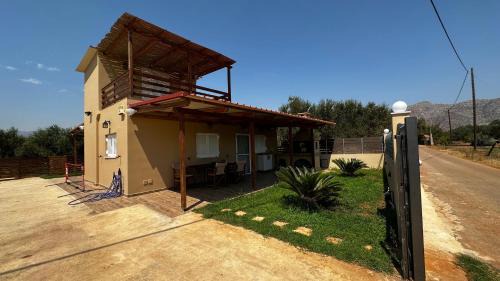 Voia Villa | Discover Villa Elena: Family-Friendly Stay in Neapolis