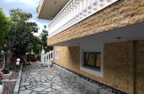 Katerini Apartment | Villa Elena: Oceanfront Retreat with Spa & Pet-Friendly Amenities