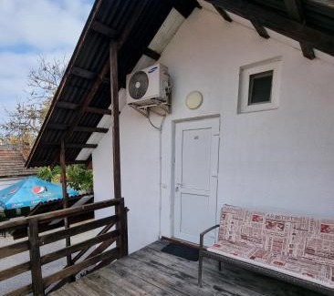 Yanoshi Villa | Villa Elena: Guest Rated 9.2 with Pet-Friendly Amenities
