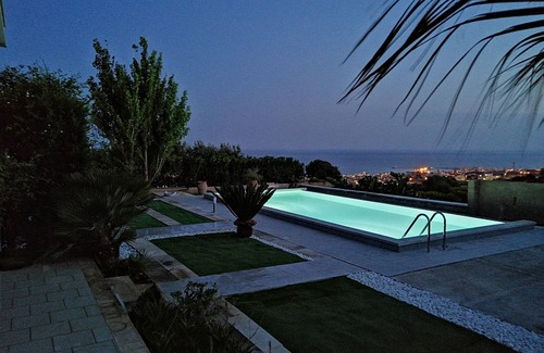 Marina di Ragusa Villa | Elegant Villa Eleonora: Ocean View with Private Pool