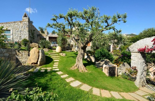 Sant'Elmo House | Villa Eleonora: Relax on Sant Elmo's Beautiful Beaches