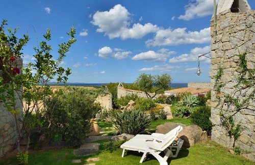 Sant'Elmo House | Villa Eleonora: Relax on Sant Elmo's Beautiful Beaches