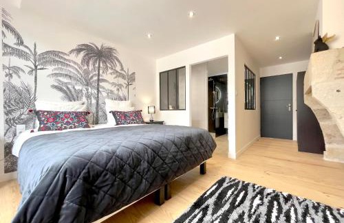 Gontaud House | Villa Eleonore - Chic Central Retreat Heated Pool