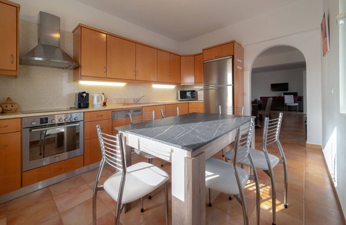 Zia Villa | Villa Elia: Inviting Retreat with Pool & Ocean Views