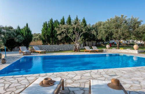 Tsoukaladhes Apartment | Oceanfront Villa Elianna Lefkada: 10/10 Guest Rated Stay