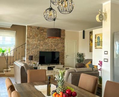 Kastelir-Labinci Villa | Exceptional Villa Elizabet: 4-Star Retreat with Ocean Views