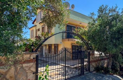 Sogucak Villa | Villa Elma: Oceanfront Getaway with Pool & Breakfast