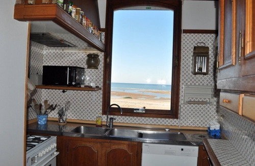 Houlgate Villa | Oceanfront Villa with Direct Beach Access - Rated 10/10