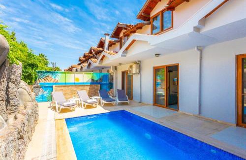 Dalyan House | Villa Emel Paradise: Family-Friendly Retreat with Pool
