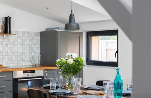 Saint-Briac-sur-Mer House | Villa Emeraude: Oceanfront Retreat in St Briac, 10/10 Rated